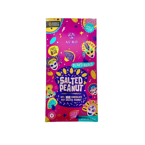 A bar of milk chocolate with salted peanut flavour from the brand Auro